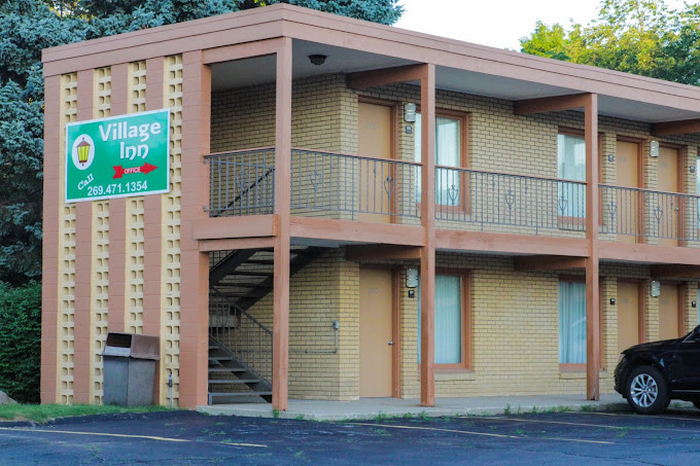 Village Inn Motel (Cum Laude Motel) - Web Listing (newer photo)